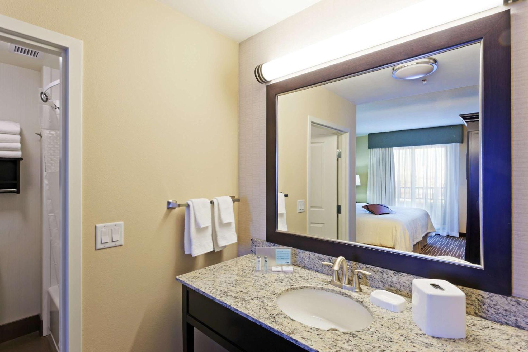 Hampton Inn & Suites Denver Airport / Gateway Park Аврора Экстерьер фото